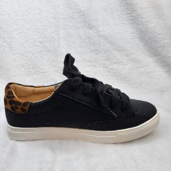Low Top Sneakers With Black Snake Skin Design** - Picture 4 of 8